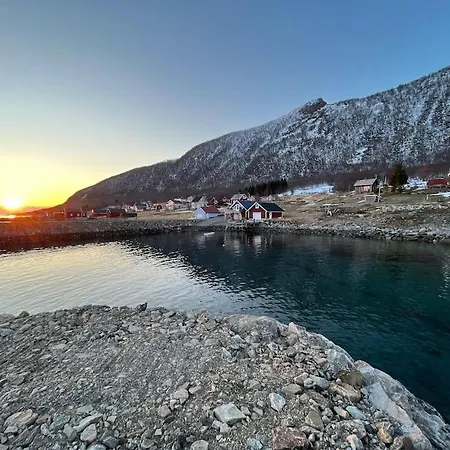 Leilighet I Rorbu Pa Kaldfarnes - Yttersia Senja Экстерьер фото