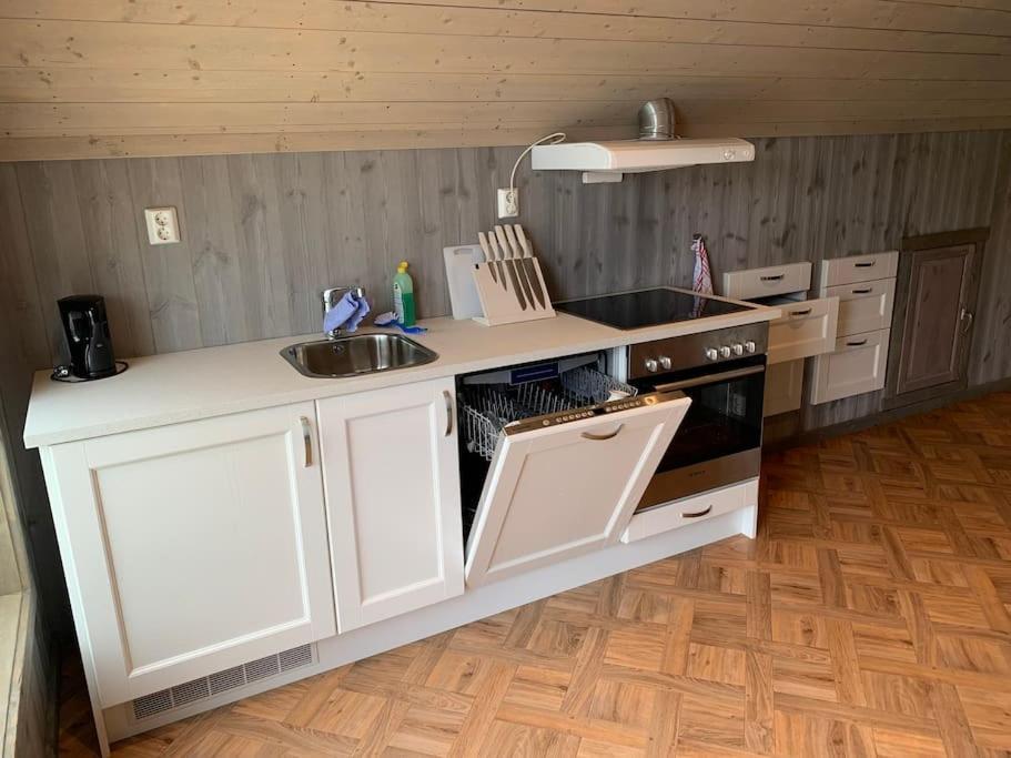 I Rorbu Pa - Yttersia Senja Apartment Kallfarnes